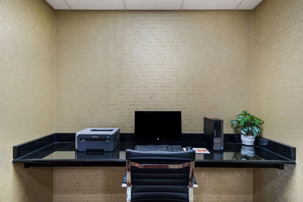 Quality Inn Des Moines Image 24