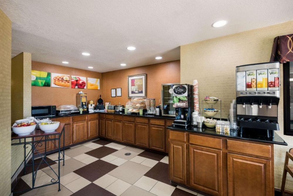 Quality Inn Des Moines Image 26