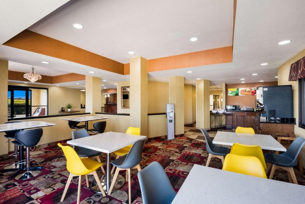 Quality Inn Des Moines Image 27