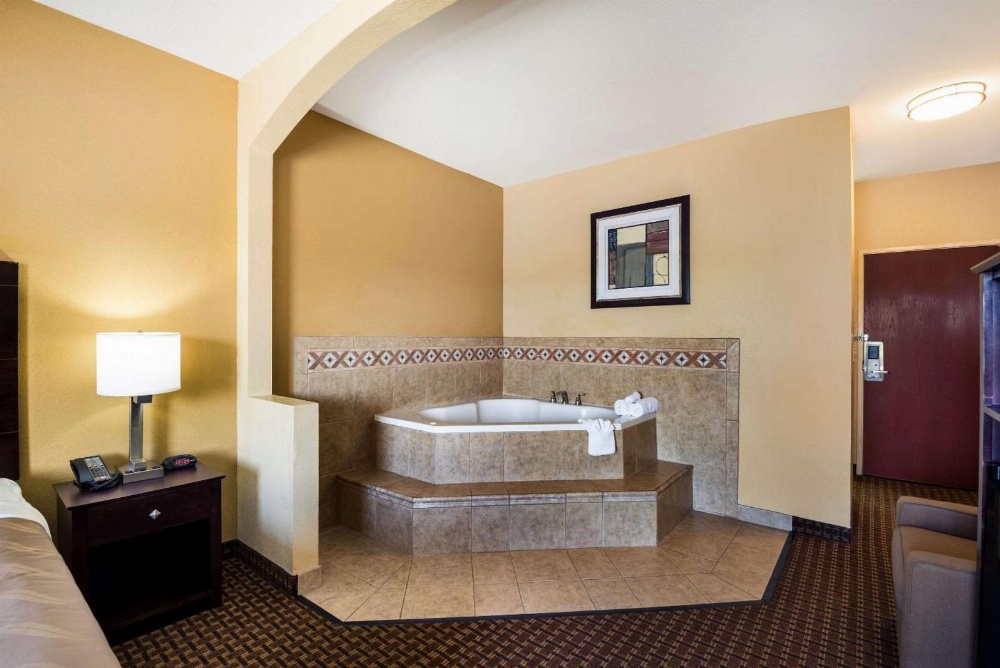 Quality Inn Des Moines Main image