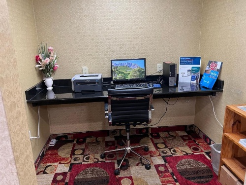 Quality Inn Des Moines image 33