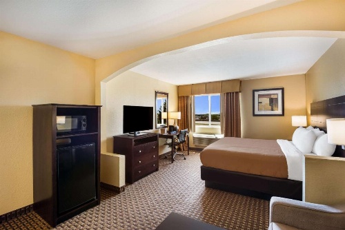Quality Inn Des Moines image 6