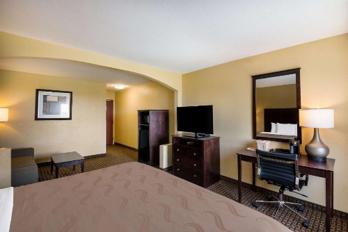 Quality Inn Des Moines image 7
